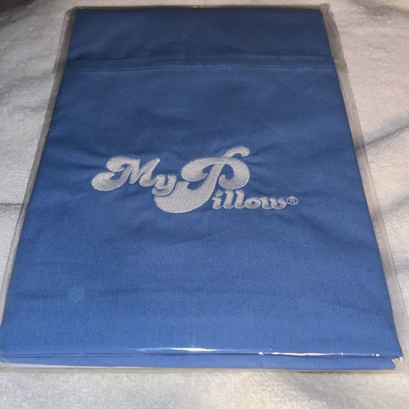 Brand New Sealed The Multi-Use MyPillow Go Anywhere Pillow and Pillowcase - Picture 7 of 7